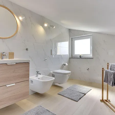 Appartamento Moderne Mit Balkon, Bbq, Wlan, Klima Vodnjan