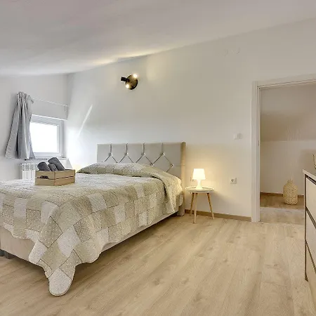 Moderne Mit Balkon, Bbq, Wlan, Klima * Vodnjan