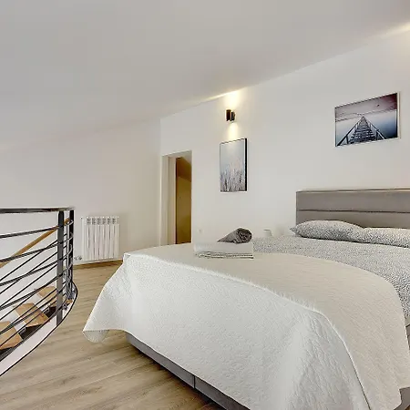 Moderne Mit Balkon, Bbq, Wlan, Klima Appartamento Vodnjan